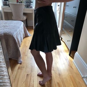dkny • black 100% lamb skin leather skirt